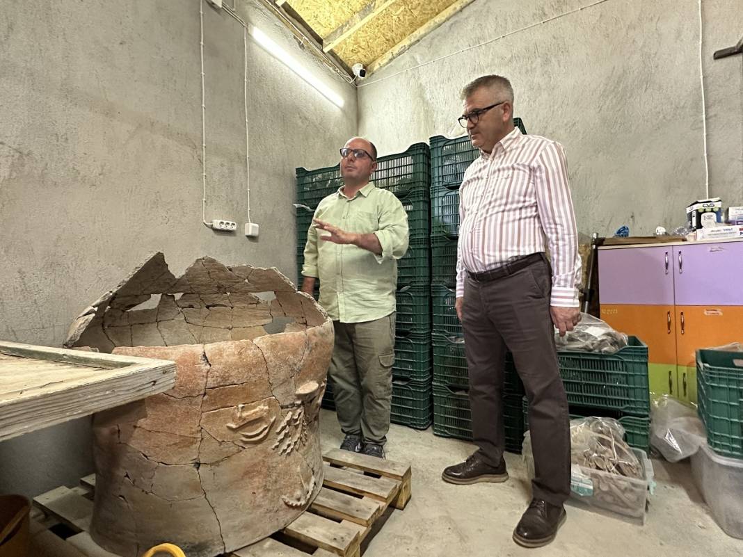 Konya'da insan yüzlü 5 bin yıllık küp bulundu! Orada yaşamayı reddetmişler 3